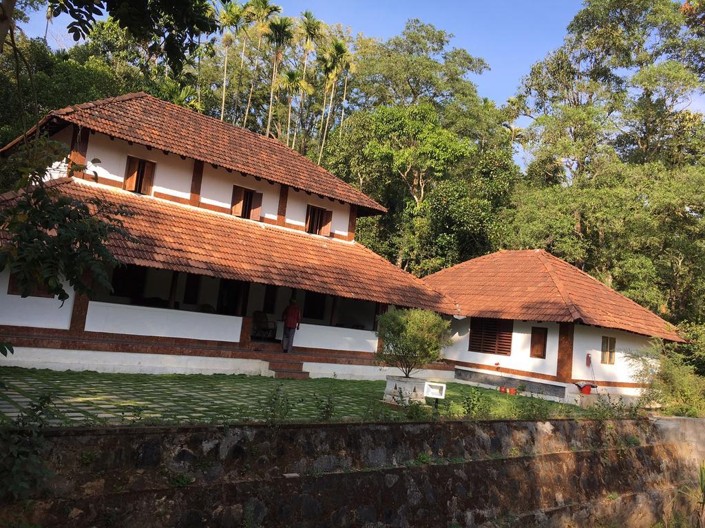 Palkadavu Warium Villa Манантавади Экстерьер фото